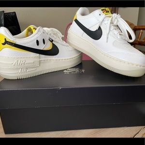 Air Force smiley yellow and black size 6.5